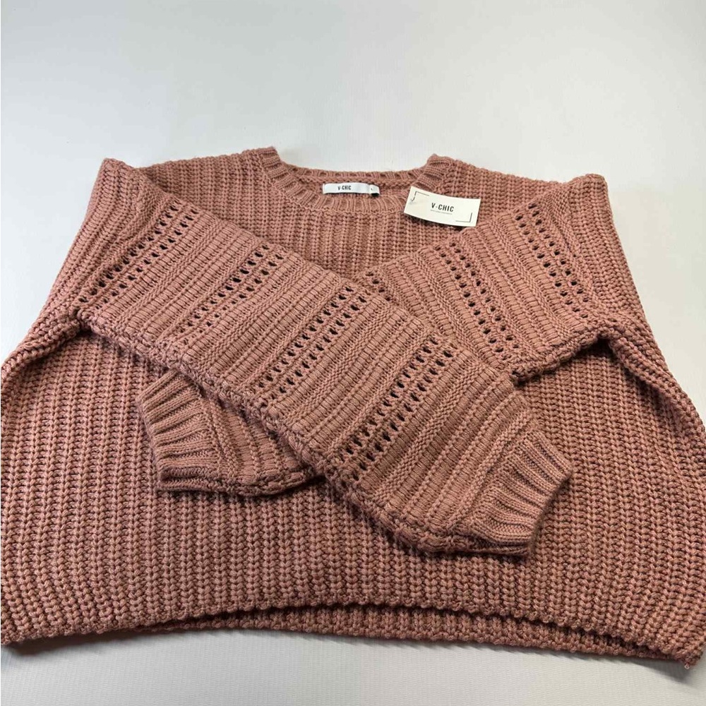V-Chic Crew Neck Sweater with Cable Knit Details